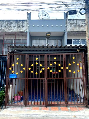 เช่าทาวน์โฮม รังสิต-นครนายก 54 : ให้เช่าทาวน์โฮม 2 ชั้น หมู่บ้านเปรมปรีดิ์ คลอง 2 ธัญบุรี รังสิต - นครนายก 54 18 ตร.ว ใกล้ฟิวเจอร์พาร์รังสิต