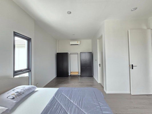 picture FOR RENT THE SONNE SRINAKARINDRA - BANGNA / 4 bedrooms 4 bathrooms / 42 Sqw. 230 Sqm. **90,000** CLOSE TO RAMKHAMHAENG 2 UNIVERSITY - 11/16