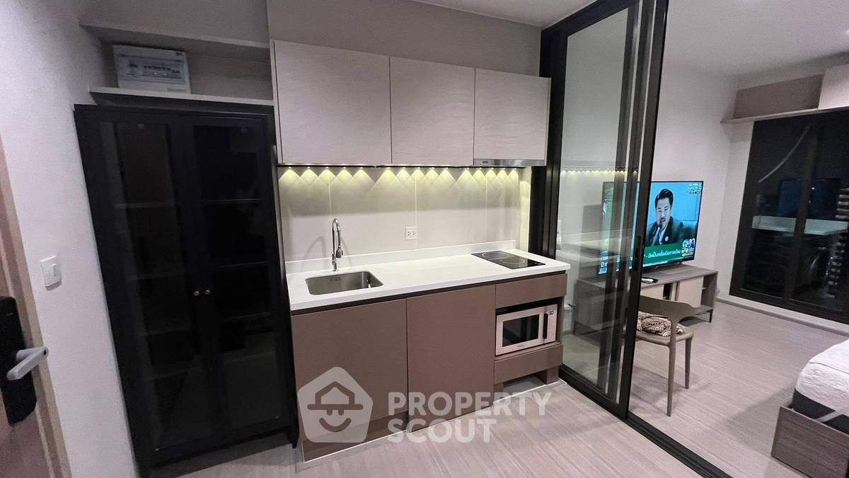 picture Studio Condo at Life Sathorn Sierra near BTS Talat Phlu (ID 2380325) - 5/14