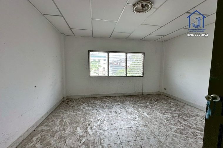 ขายทาวน์โฮม 8 ห้องนอน 350 ตร.ม. 61 ตร.ว. เขตคันนายาว
