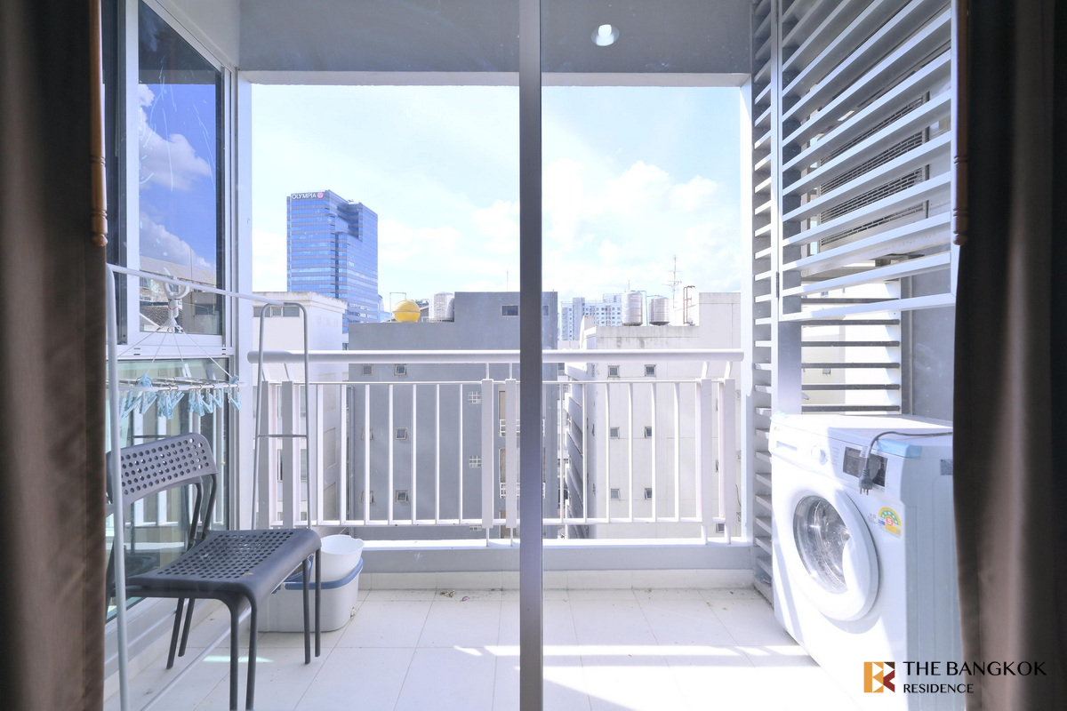 picture RHYTHM Ratchada Private Unit, Fully Equipped Common Area near MRT Ratchadaphisek Station - 5/10