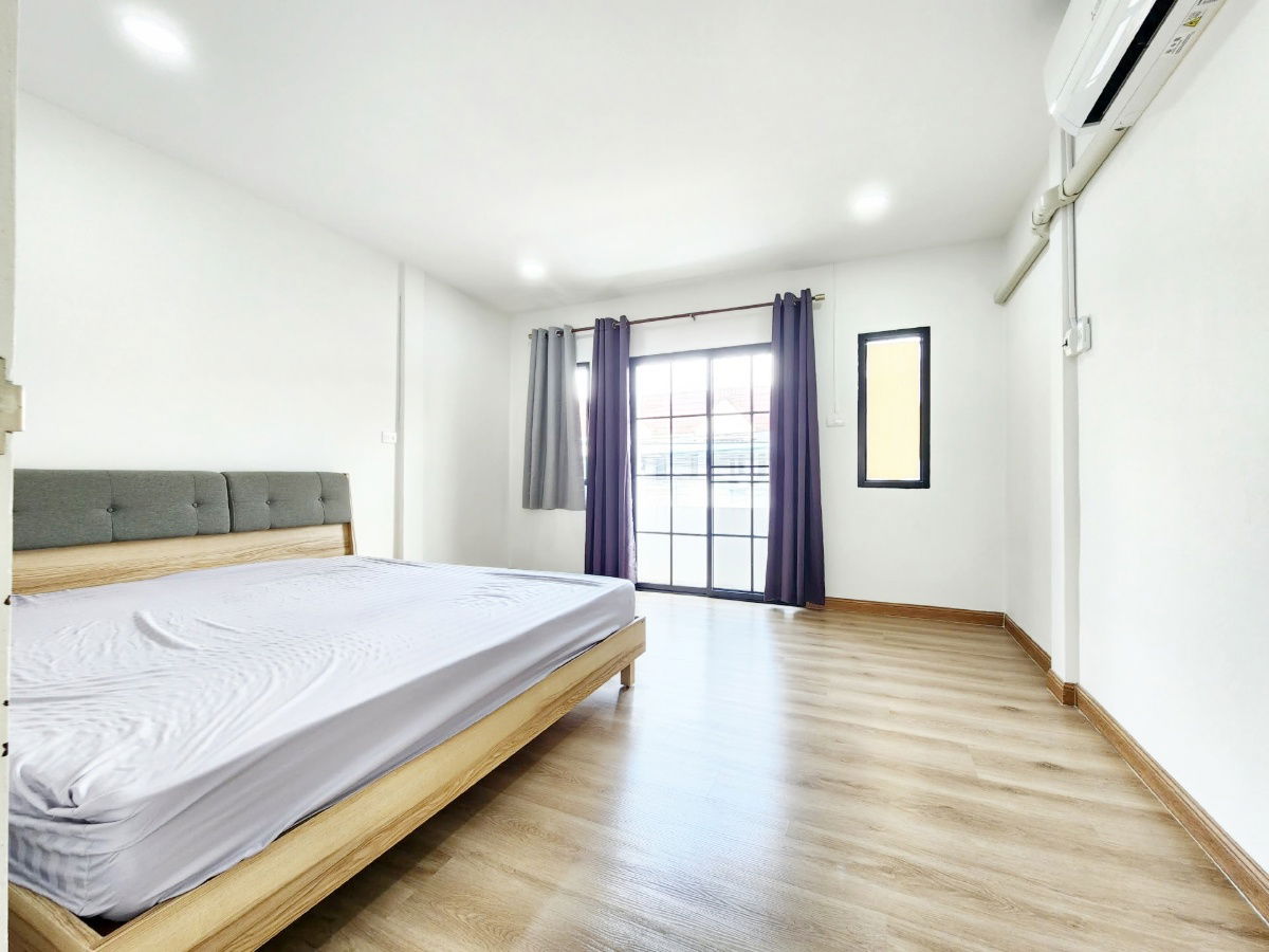 รูป ขายบ้าลาดพร้าว 87 แยก 8 โมเดิร์นมินิมอล ใกล้ศูนย์การค้า CDC เลียบด่วน - รูปที่ 3/11