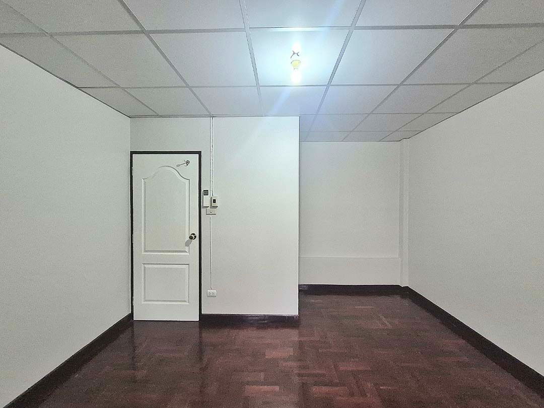 picture For sale: 3-storey townhouse, Soi Rewadee 28, good condition, ready to move in. - 10/15