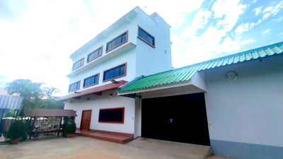 ที่ดิน แม็คโคร บางบัวทอง : ขาย ที่ดิน 4-0-10 ไร่ พร้อมอาคารสำนักงาน และบ้านพักอาศัย 3 ชั้น ถนนบางบัวทอง   สุพรรณบุรี