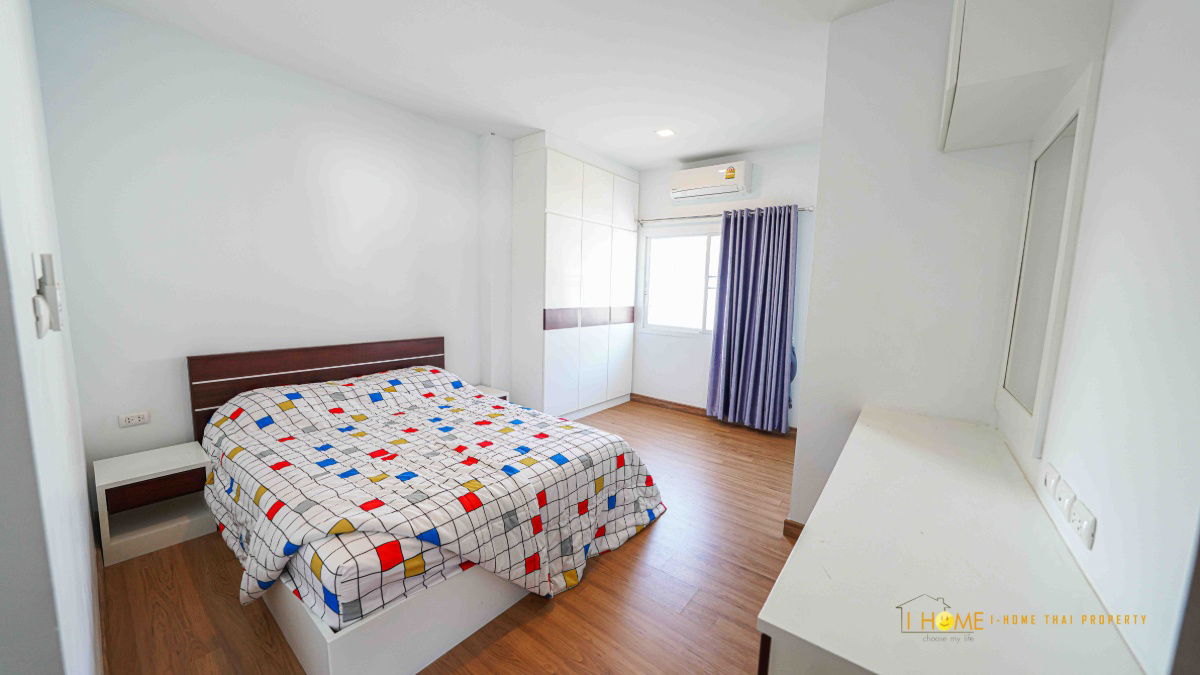 รูป ให้เช่าบ้านเดี่ยวสองชั้น   4 ห้องนอน 3 ห้องน้ำ  1 ห้องครัว 2 ที่จอดรถ - รูปที่ 31/39