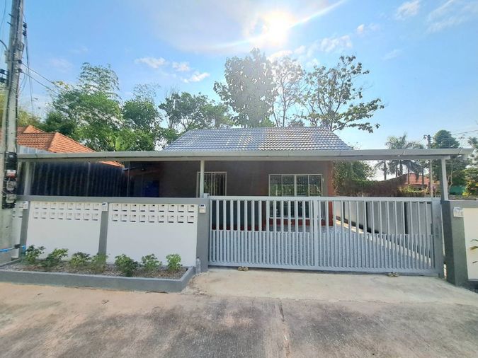 ขายบ้านเดี่ยวชั้นเดียว 2 ห้องนอน 2 ห้องน้ำ 1 ห้องครัว 2 ที่จอดรถ