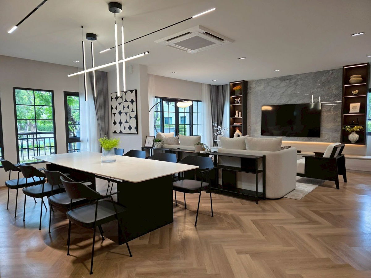 รูป 💎 บ้านให้เช่า Centro บางนา – หน้าสวนหลังใหญ่ ตกแต่งครบ หรูพร้อมอยู่ 4 ห้องนอน 5 ห้องน้ำ หัวมุม หน้าสวน ไม่มีบ้านตรงข้าม เห็นวิวสวนจากเกือบทุกห้อง! - รูปที่ 6/20