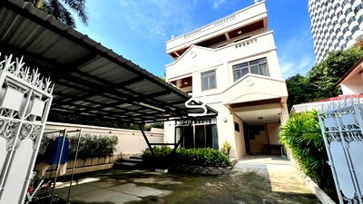 เช่าบ้านเดี่ยว เขตวัฒนา : บ้านเช่าสุขุมวิทใกล้บีทีเอสนานา