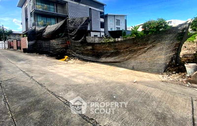 ที่ดิน ถนนพระราม 4 : ที่ดินสำหรับปล่อยขาย 200 ตารางเมตร แถว ใกล้ สุขุมวิท (ID 2380820)