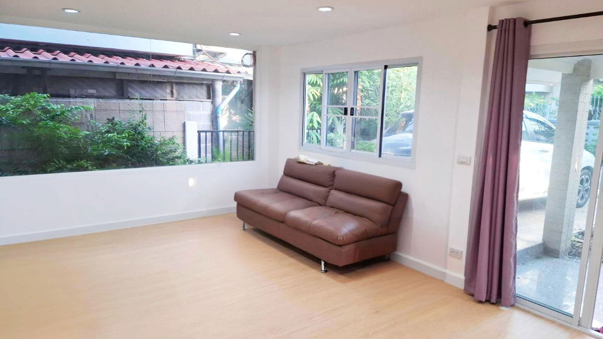 picture For rent, 2-Story Detached House, Renovated, beautiful house - 3/16