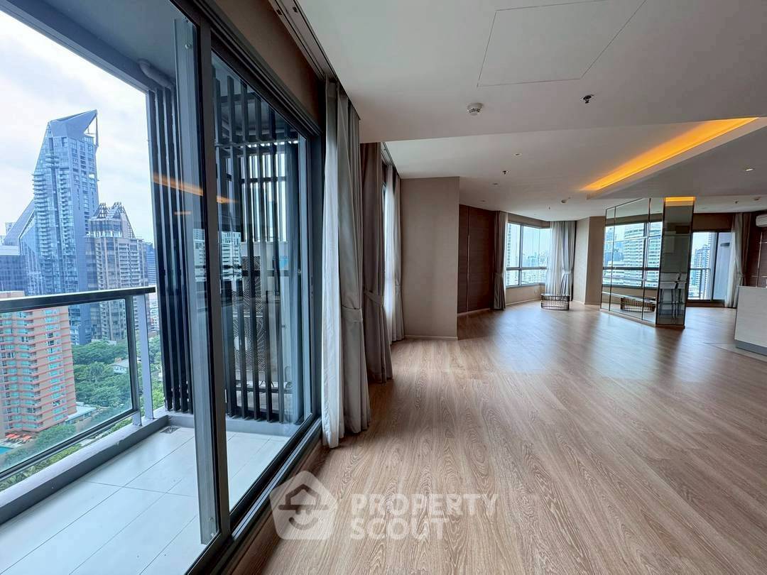 picture 3-BR Condo at H Sukhumvit 43 near BTS Phrom Phong (ID 2380574) - 3/17