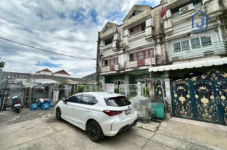 ขายทาวน์โฮม 8 ห้องนอน 350 ตร.ม. 61 ตร.ว. เขตคันนายาว