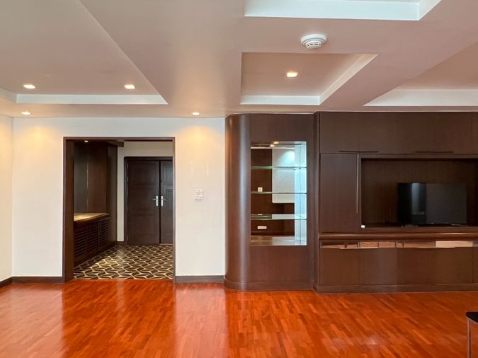 President Park Sukhumvit24 - 3beds 3baths 223sqm. 70,000 Available now