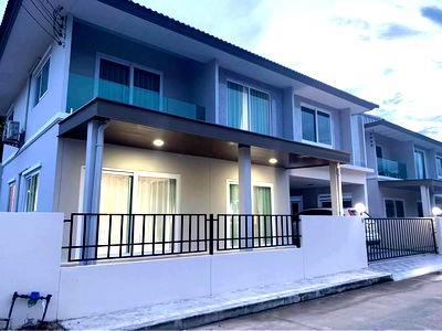 Houses for rent Doi Saket Chiang Mai  : Two-story detached house for rent with 4 bedrooms and 4 bathrooms.