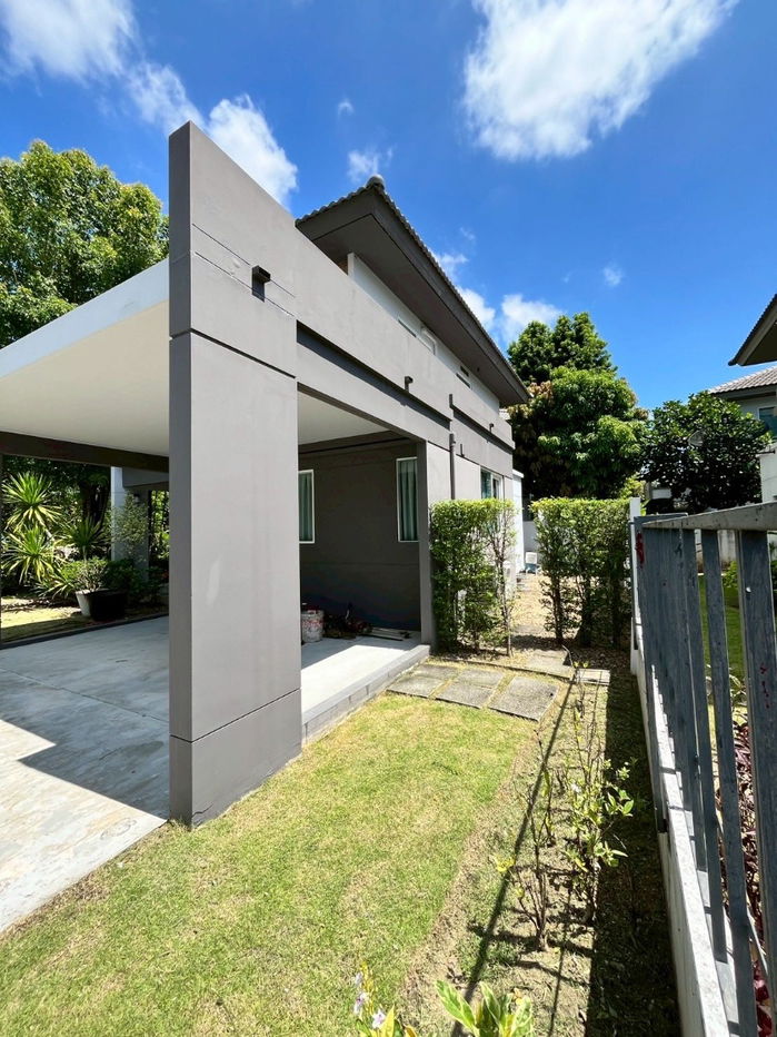 picture  Two storey house for rent with 3 bedrooms,3 toilets and 1 kitchen.  - 30/32