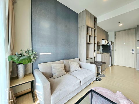 For rent Whizdom Connect, high floor, city view, fully furnished, near BTS Punnawithi @ 18,500 Baht
