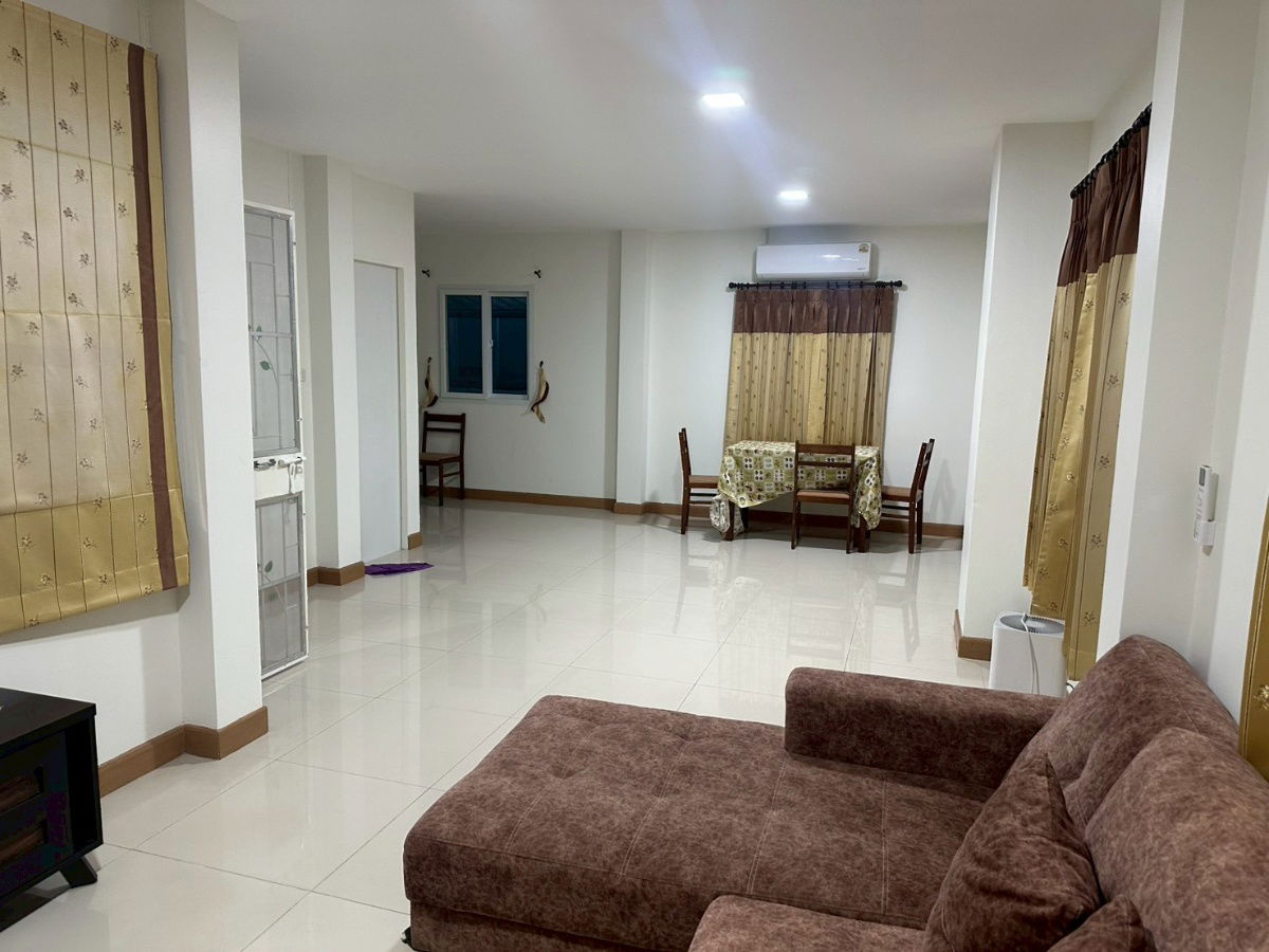 picture Romruen Green Park Village, Rangsit. Close to Bangkok, Thammasat University, and Future Park. Peaceful environment with convenient transportation. - 11/12