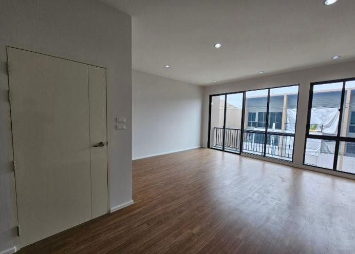 รูป ให้เช่า บ้านกลางเมือง พระราม 9 – กรุงเทพกรีฑา ทาวน์โฮม 3 ชั้น ฟังก์ชันครบ พร้อมเข้าอยู่ - รูปที่ 8/14