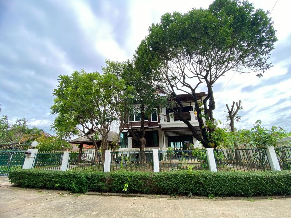 รูป H00518  ให้เช่าบ้านเดี่ยวสองชั้น 3 ห้องนอน 3 ห้องน้ำ 1 ห้องรับแขก - รูปที่ 1/21