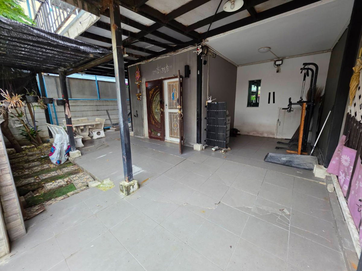 รูป ถูก! ราคาคุ้มค่า  ขายทาวน์เฮ้าส์หมู่บ้านพฤกษา 63 บางกะดี-ปทุมธานี 30.2 ตารางวา บ้านหลังริม มีพื้นที่ใช้สอยข้างบ้าน - รูปที่ 3/30