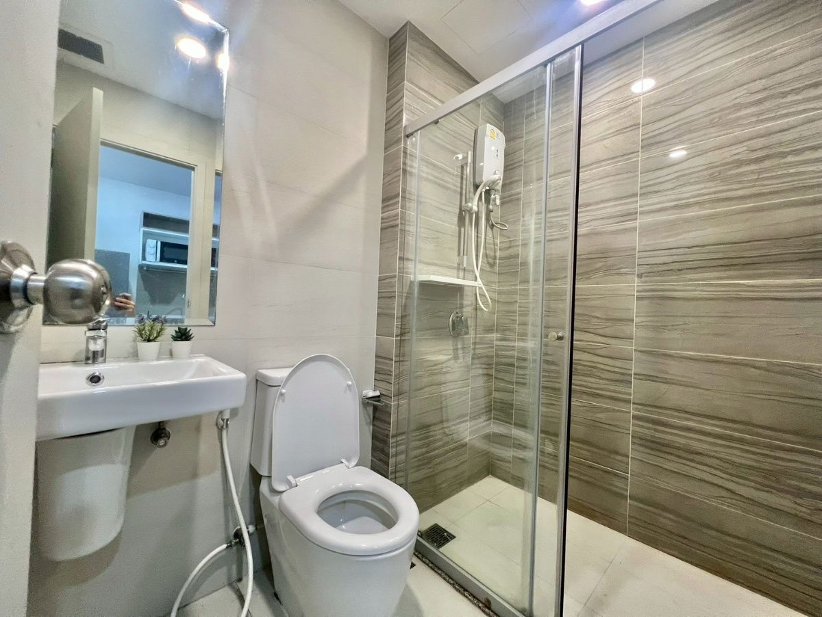 picture ✅ for rent 11,000.- with washer at Supalai Veranda Ramkhamhaeng 📲Tel./LINE : 099-289-1569  - 5/10