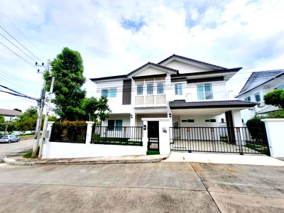 Houses for rent Muang Chiang Mai Chiang Mai : Corner House for Rent in the Luxury Project Siri Lake Siwalee Chiang Mai Located in Mae Hia area near Chiang Mai Airport 
