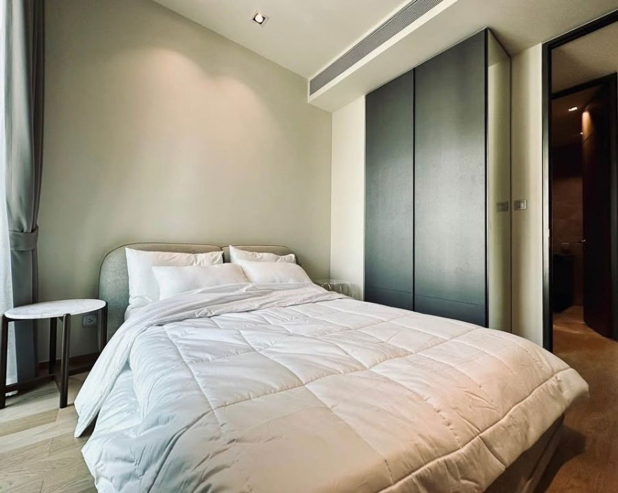 รูป 28 Chidlom【𝐒𝐄𝐋𝐋 & 𝐑𝐄𝐍𝐓】🔥การออกแบบที่ทันสมัยในคอนโดหรู ที่รวมเฟอร์นิเจอร์และการตกแต่งที่สะท้อนสไตล์ของคุณ🔥  ติดต่อไลน์ไอดี: @hacondo - รูปที่ 2/7