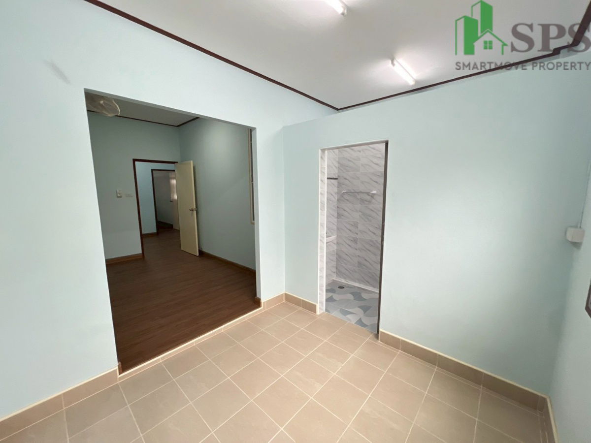 picture Commercial Building for Rent near BTS Phra Khanong (SPSJN226) - 8/20