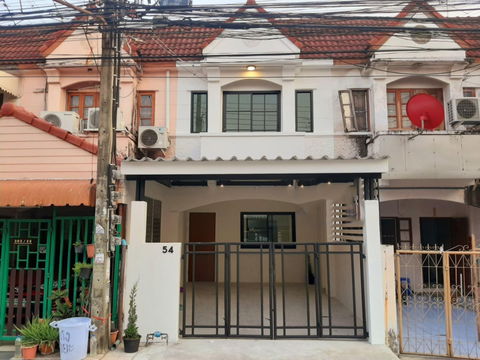 Sale for townhouse Yensuk Village Ladplao 87