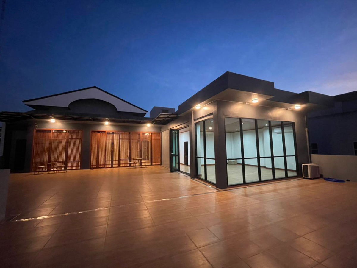 picture ✨ Experience riverside elegance where heritage meets modern luxury. - 10/12