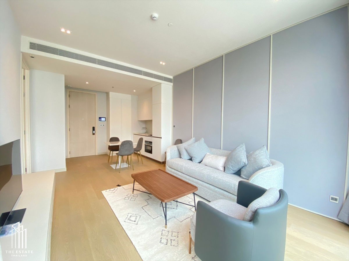 picture For rent The Strand Thonglor, unobstructed view of Thonglor BTS station. Airy and relaxing, even in the heart of the city. @70,000 Baht - 5/11