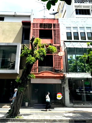 เช่าอาคารพาณิชย์ เจ อเวนิว ทองหล่อ : 🔥 อาคารพาณิชย์ให้เช่า – ทำเลดีที่สุดใจกลางสุขุมวิท ติดถนนใหญ่สุขุมวิท ระหว่างซอย 41 – 43 – 47 เพียง 500 เมตรจาก BTS พร้อมพงษ์ และ EmQuartier