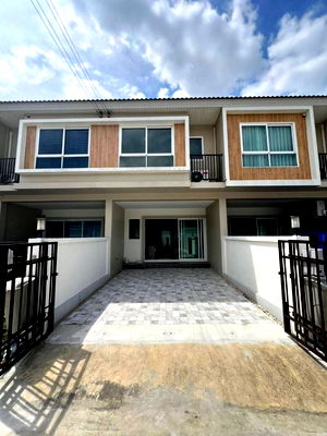 ทาวน์โฮมให้เช่า : ให้เช่าบ้านทาวน์โฮม 2 ชั้น ( มือหนึ่ง ) โนโววิลล์ คลอง 1 ซอย รังสิต - นครนายก 19 20 ตร.ว. ธัญบุรี ใกล้เซียร์รังสิต ใกล้ฟิวเจอร์พาร์ครังสิต