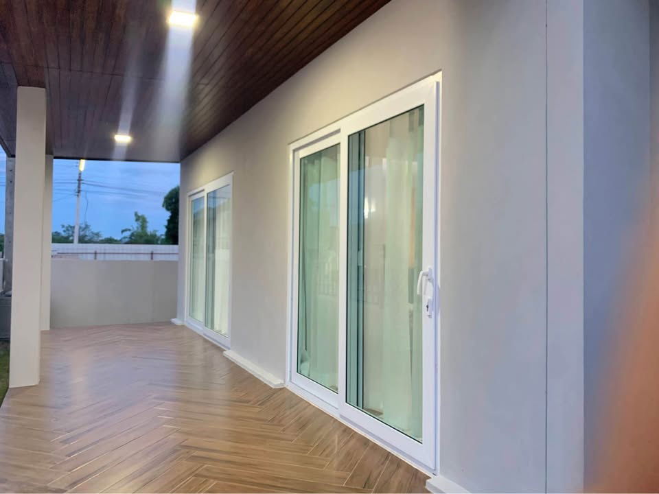 รูป ให้เช่าบ้านเดี่ยวสองชั้น 4 ห้องนอน 4 ห้องน้ำ 1 ห้องครัว 2  ที่จอดรถ - รูปที่ 2/17