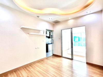 Condos for sale : 📍 Sell Condo The Kith Lumlukka, Khlong 2.  Good location on the main road, Lam Luk Ka.