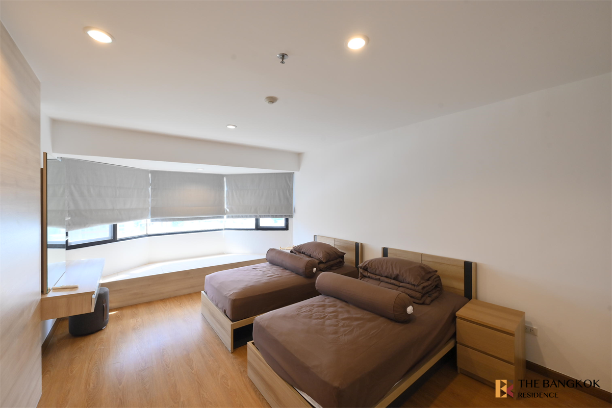 picture Premium Luxury Condo in Prime Location Baan Suanpetch near BTS Phrom Phong - 2/10