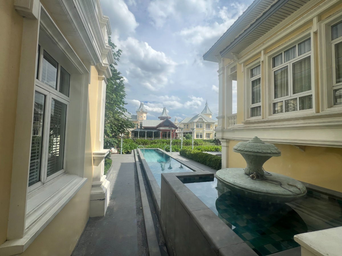 รูป 	บ้านหรู 5 ห้องนอน เลียบด่วนรามอินทรา พร้อมแต่ง ริมทะเลสาบ  - รูปที่ 3/24