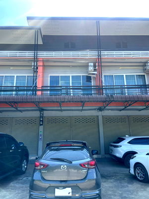 อาคารพาณิชย์ให้เช่า : ให้เช่าอาคารพาณิชย์สองชั้น  2 ห้องนอน 2 ห้องน้ำ 1  ห้องครัว  1  ที่จอดรถ