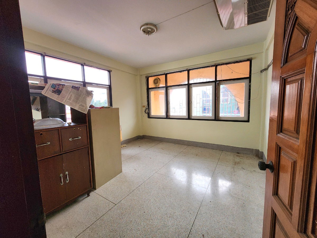 รูป ให้เช่า ตึกแถวทำเลทอง ห่าง BTS อุดมสุข 450 เมตร เดินไปเพียง 7 นาที!!   พิเศษ คือมี 3 คูหาติดกัน จำนวน 4 ชั้น - รูปที่ 15/23