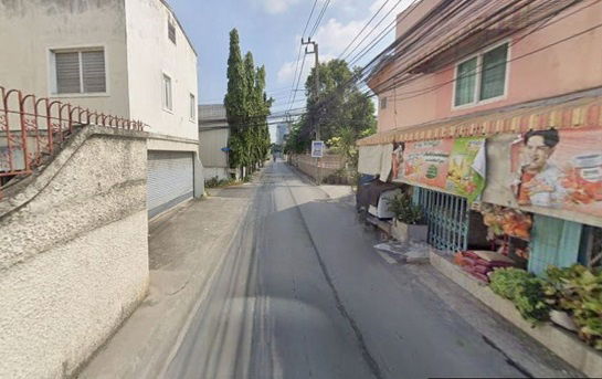 picture Beautiful land for sale, Lat Phrao Soi 1, not deep into the alley, near Phahonyothin and Vibhavadi Roads. - 3/3