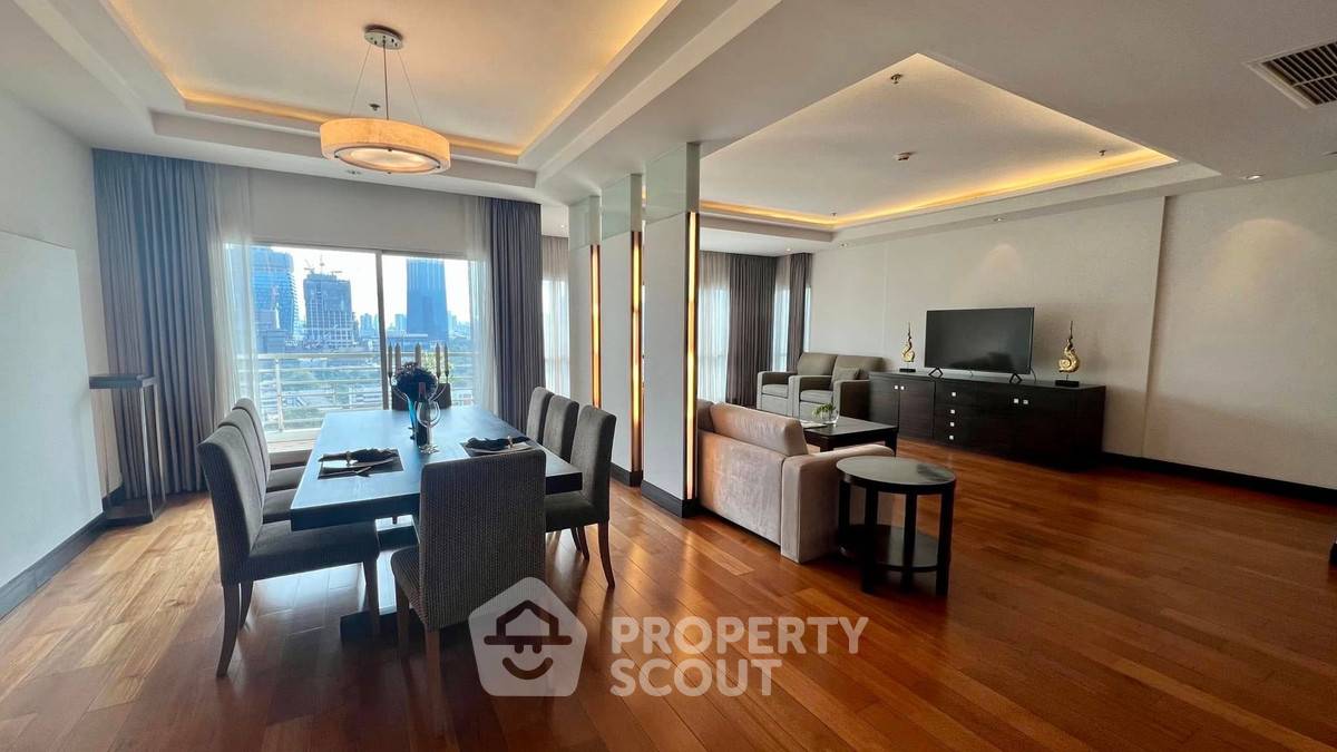 picture 4-BR Condo at Royal Residence Park near BTS Phloen Chit (ID 2380209) - 5/11