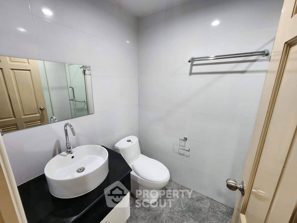 picture 1-BR Condo at Sukhumvit Living Town near MRT Phetchaburi (ID 2377944) - 15/16