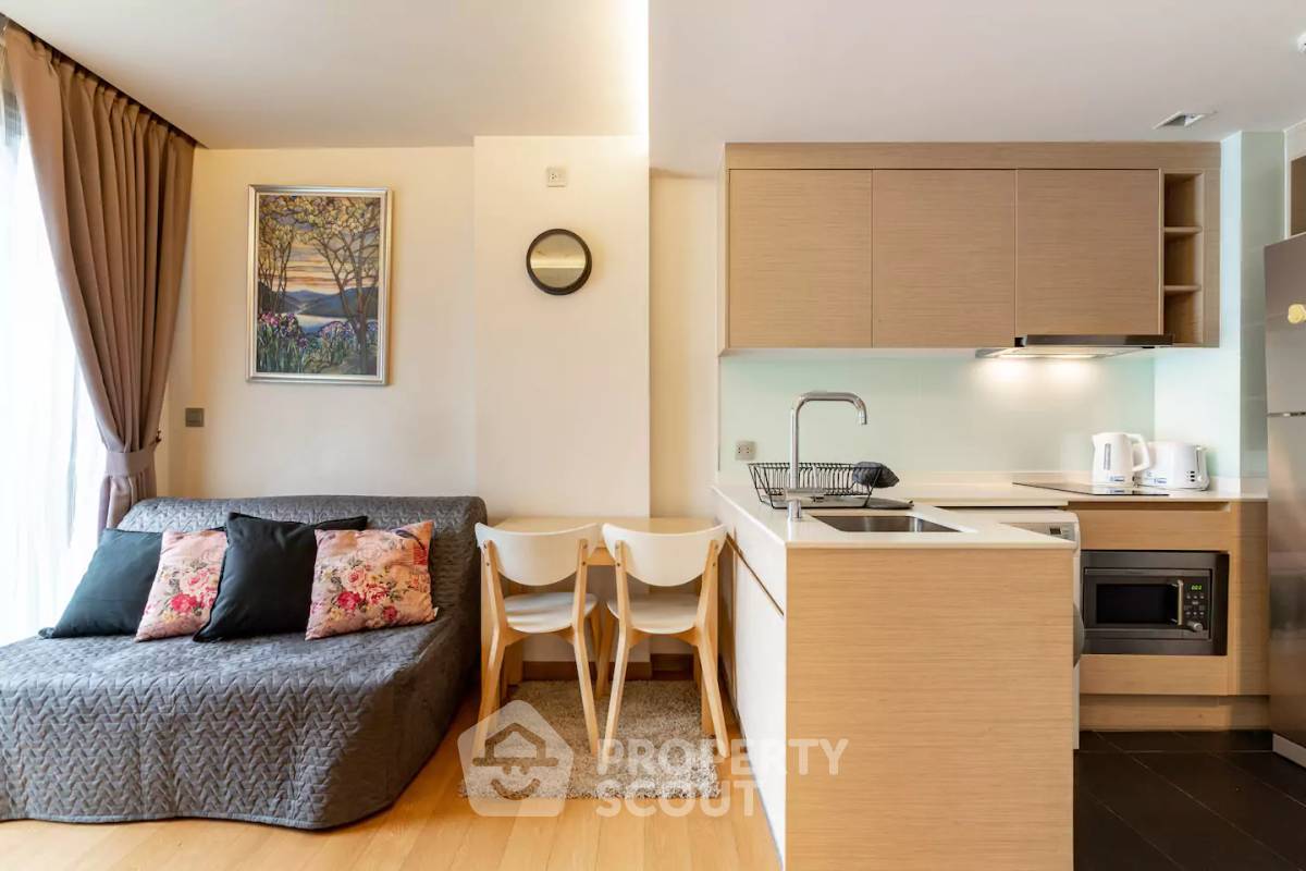picture 1-BR Condo at Via Botani near BTS Phrom Phong (ID 825787) - 1/6