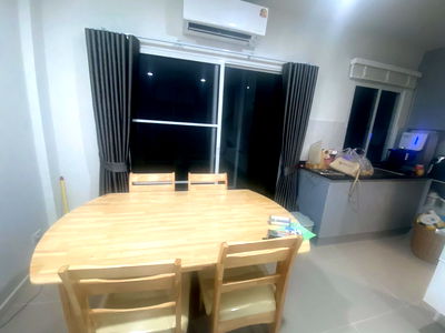 Townhouses for sale : Townhome near the city, l.p.n. project, on the main road Lat Pla Duk