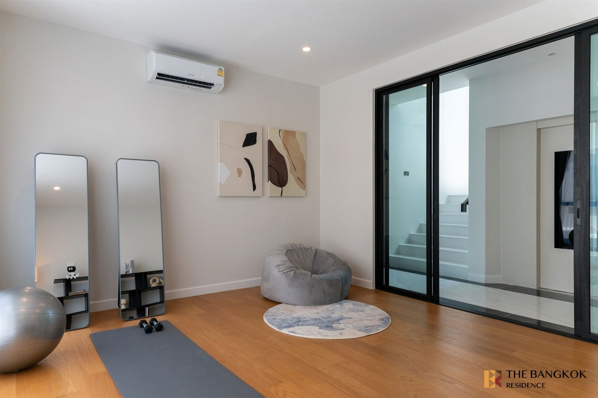 picture Cinq Royal Krungthep Kreetha 💎 Super Luxury Home Fully furnished, 3-Storey House with Private Elevator 💎  - 14/25