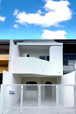 ขายทาวน์โฮม : ขายทาวน์เฮ้าส์ 2 ชั้น รีโนเวทใหม่ทั้งหลัง ซอยอุดมสุข 47