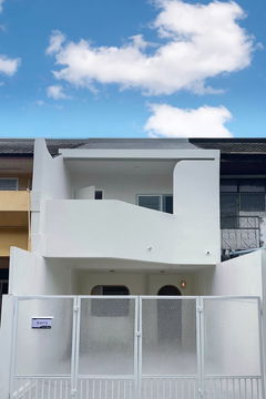 ขายทาวน์เฮ้าส์ 2 ชั้น รีโนเวทใหม่ทั้งหลัง ซอยอุดมสุข 47