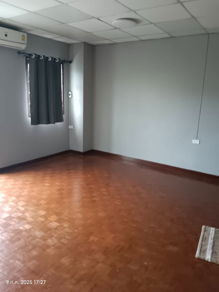 รูป ✨ เสนอให้เช่า – ทำเล “ฮ็อต” ตรงข้ามสวนหลวง ร.9 ติดถนนใหญ่ - รูปที่ 4/10