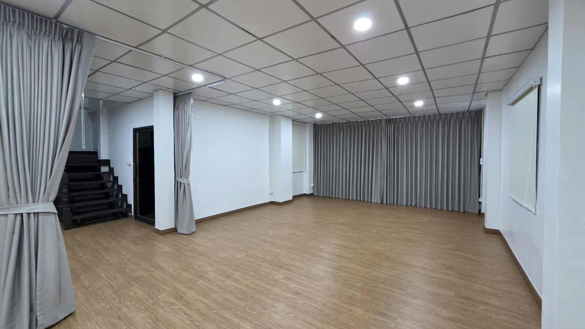 รูป #ให้เช่าบ้านเดี่ยว 2 ชั้น หมู่บ้านระเบียงทอง4  ซ.นาคนิวาส 44 ลาดพร้าว บ้านหลังใหญ่ พื้นที่ใช้สอย 260 ตรม. เยอะมากๆ อยู่ต้นซอยเพียง 130 เมตร  - รูปที่ 3/20