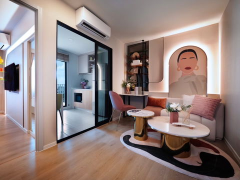 Condominium Chewathai Hallmark Ekamai - Ramintra